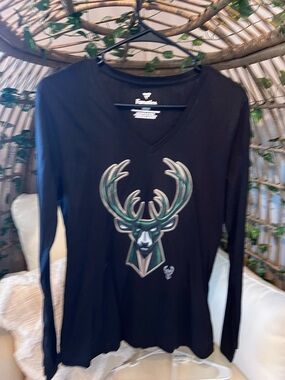 Women’s Milwaukee bucks long sleeve